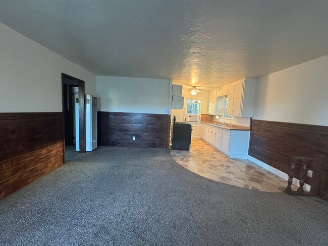 Building Photo - 5460 Traffic Way