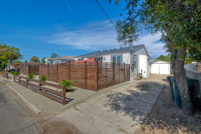 Building Photo - 6840 Tower St