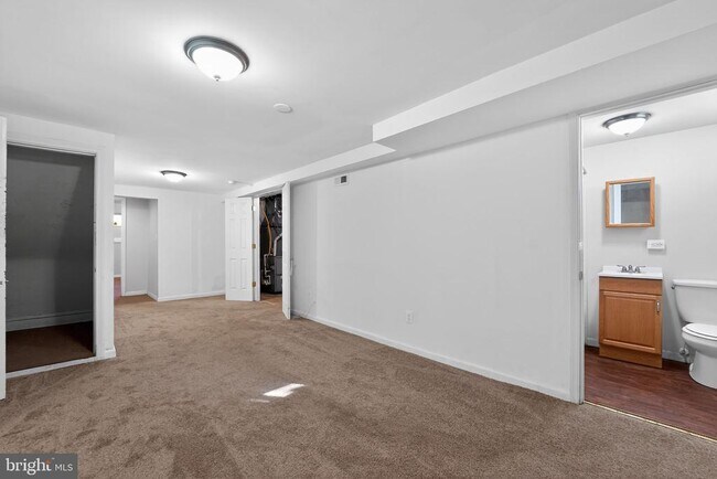 Building Photo - 3544 4th St