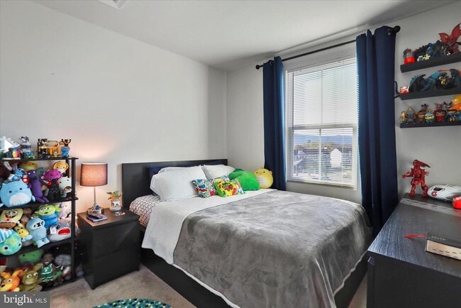 Building Photo - 206 Spring Pl