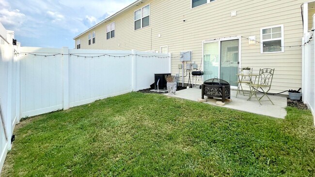 Building Photo - 13445 Calloway Glen Dr
