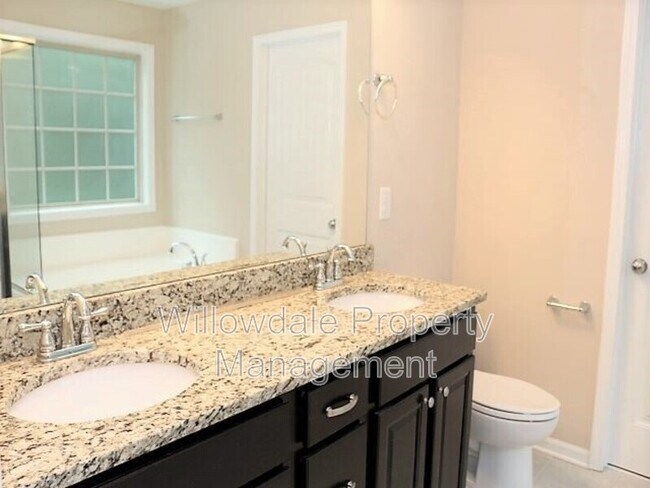 Building Photo - 717 Minerva Dale Dr