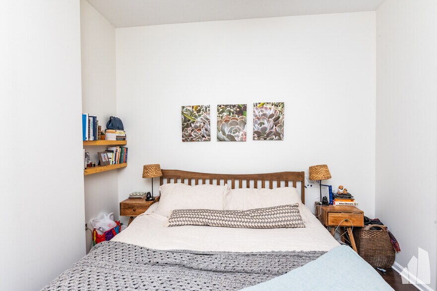 Building Photo - 1464 S MICHIGAN Ave