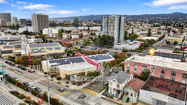 Building Photo - 1018 4th Ave