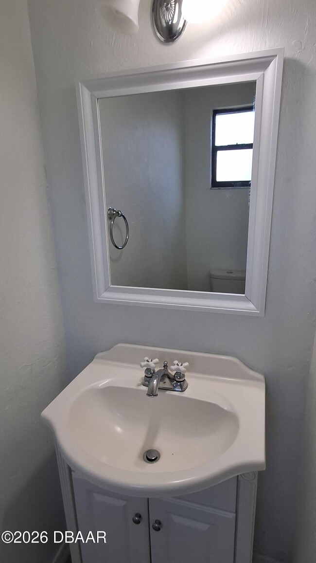 Building Photo - 196 W Sandalwood Ct