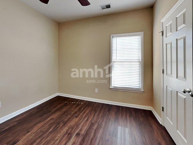 Building Photo - 393 Cherry Tree Ln