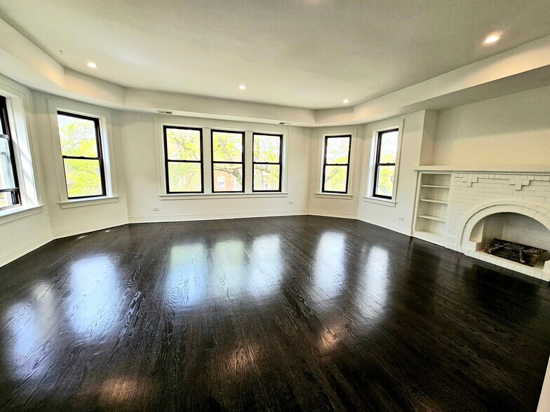 Building Photo - 2209 W Arthur Ave