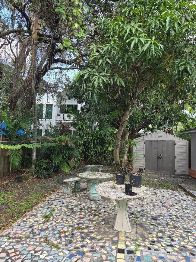 Building Photo - 5715 NW 6th Ave