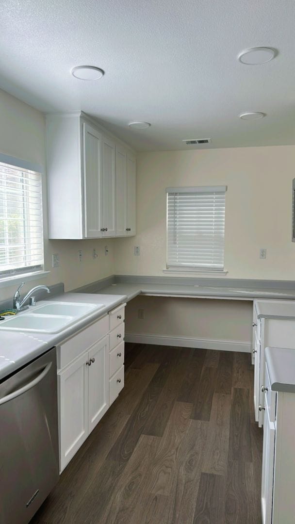 Building Photo - Upgraded 2 bedroom 2 bathroom home in gate...
