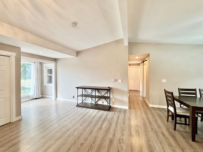 Building Photo - Charming Medina Home For Rent