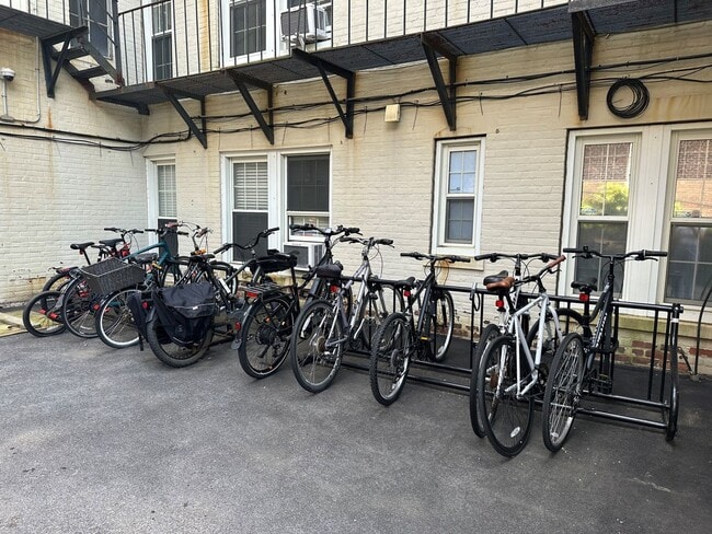 Building Photo - Coolidge Corner - Roof Deck - Updated - Laundry