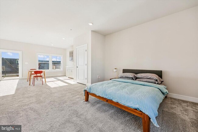 Building Photo - 107 Armstrong Pl