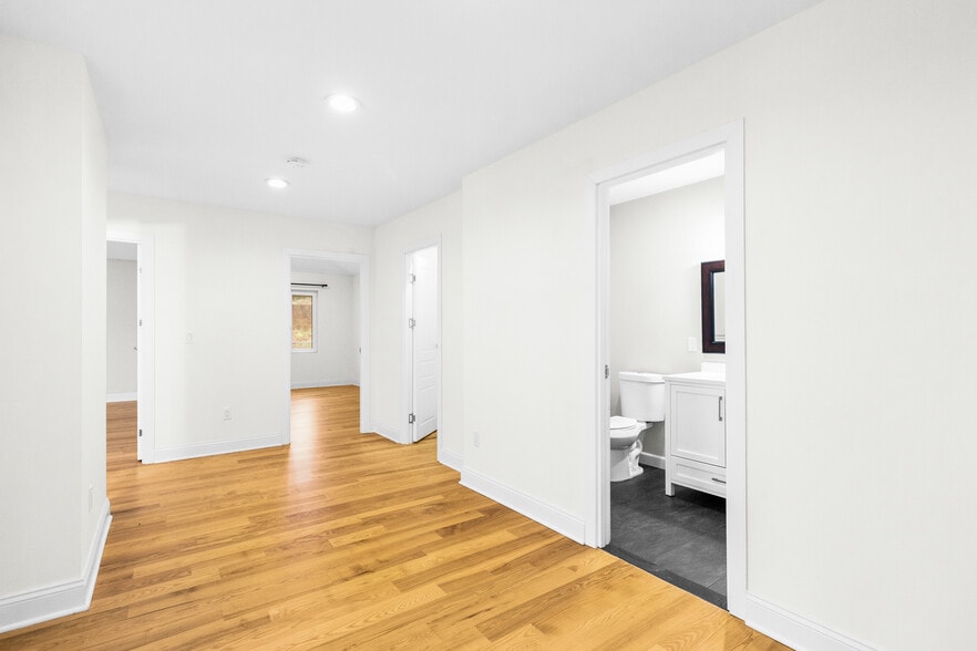 Building Photo - 71 Saint Marys Pl