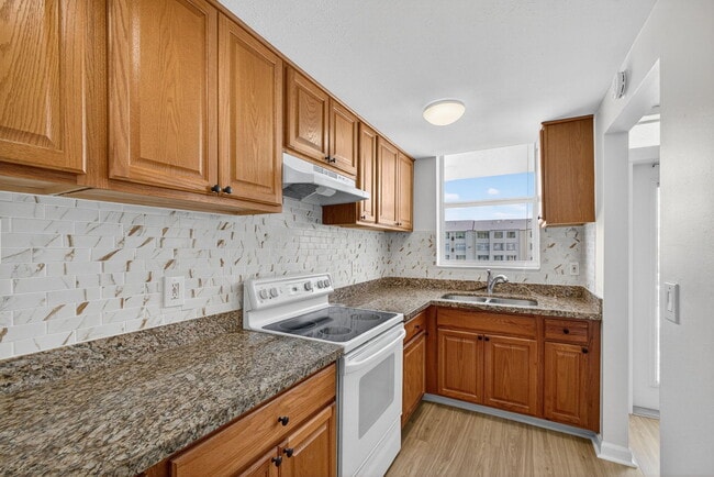 Building Photo - 104 Paradise Harbour Blvd