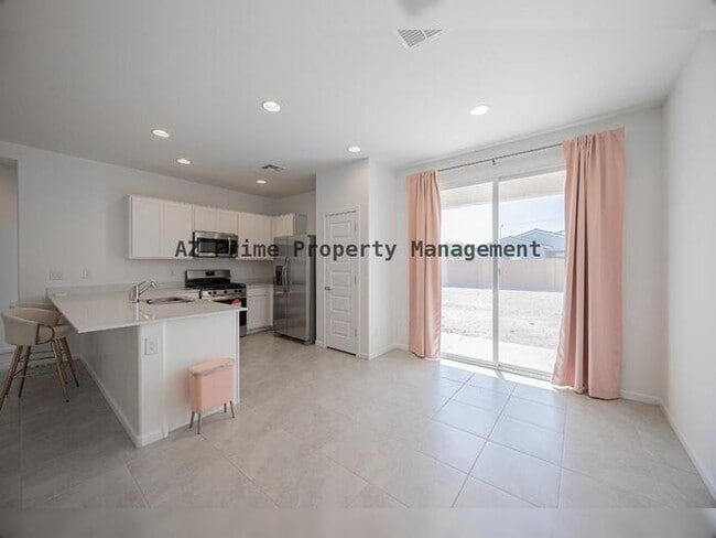 Building Photo - 12503 W Pkwy Ln