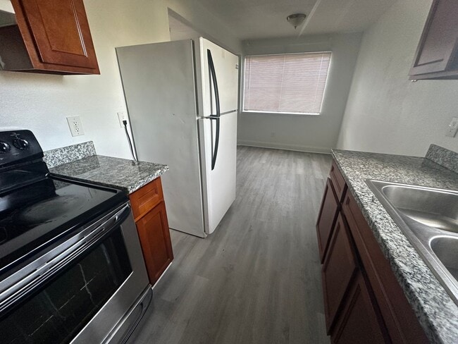 Building Photo - 1948 Country Club Ct