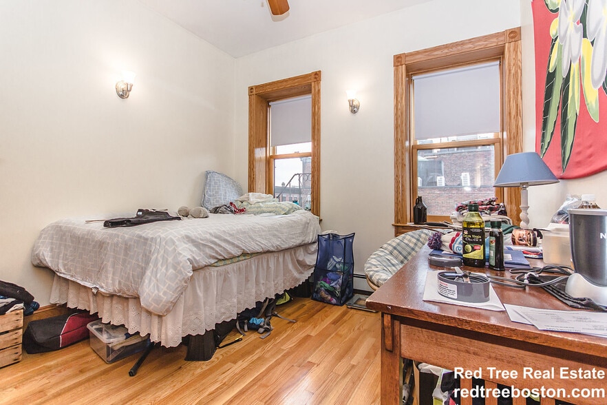 Building Photo - 103 Myrtle St