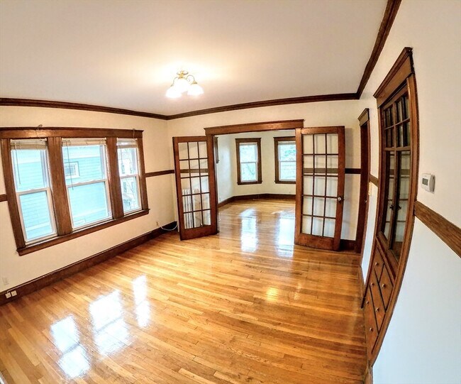 Building Photo - 298 Chestnut Ave