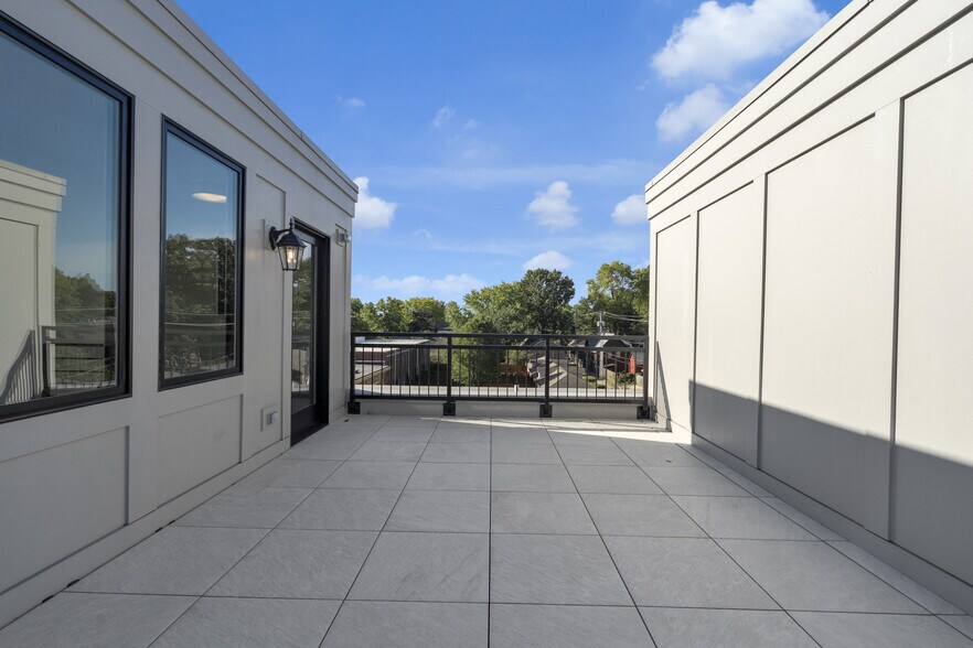 Rooftop terrace - 673 E 16th St