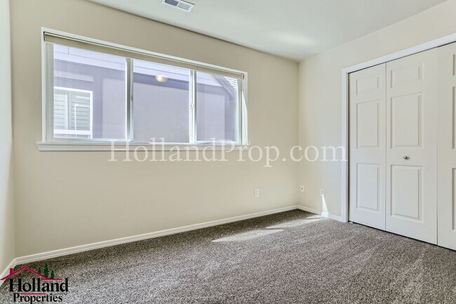 Building Photo - Beautiful 3 Bedroom Home with Community Pool, Hot Tub & 2-Car Garage in Hillsboro ** NEW PRICE $2...