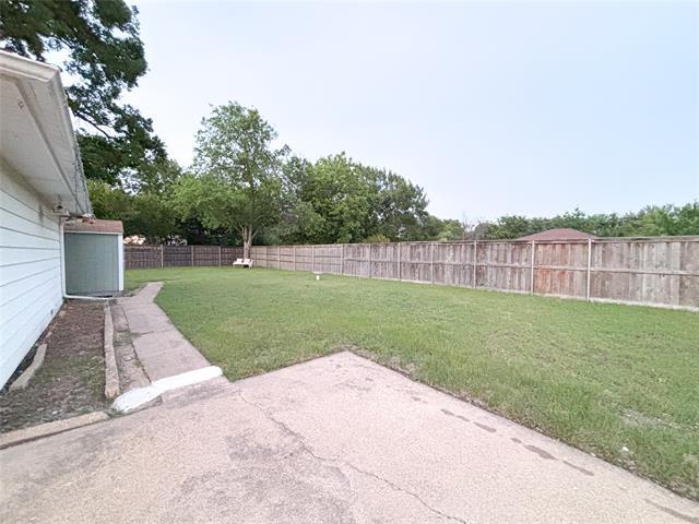 Building Photo - 2109 Highwood Dr