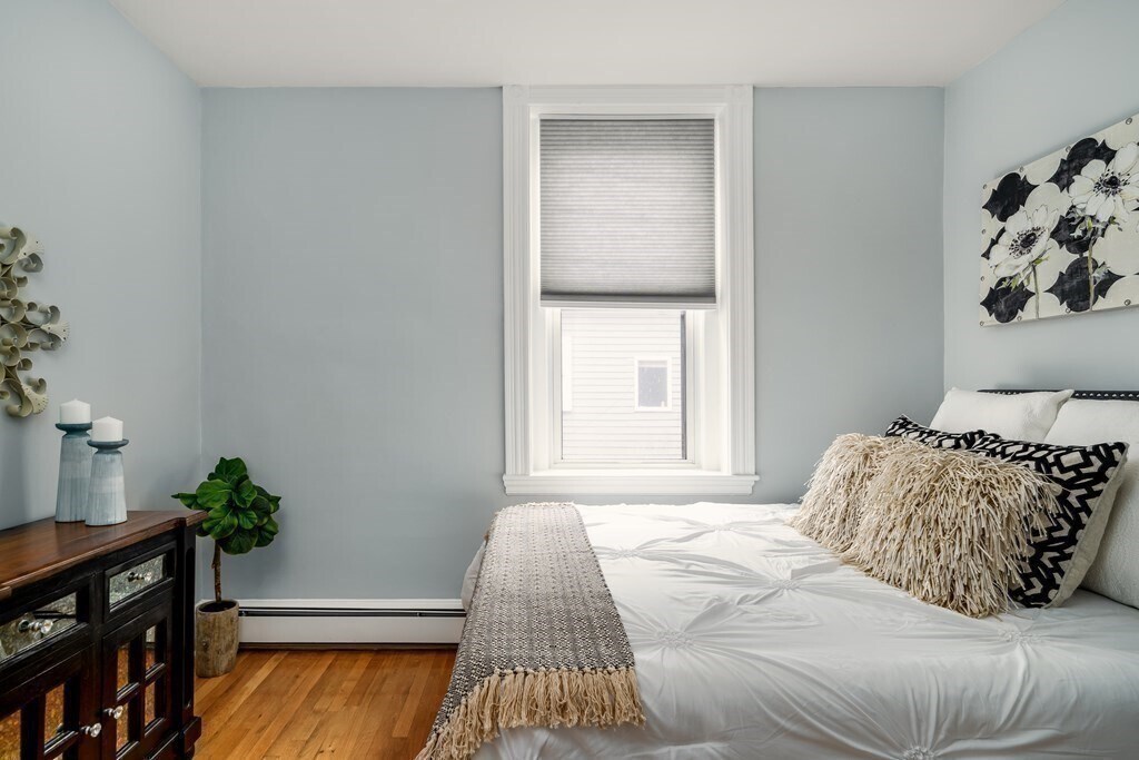 Building Photo - 116 Brook St