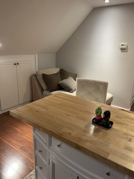 Building Photo - 8 Bunting Ln