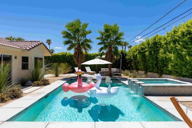 Building Photo - Luxury Oasis with Pool in Palm Springs (Monthly Only - No Long Term)