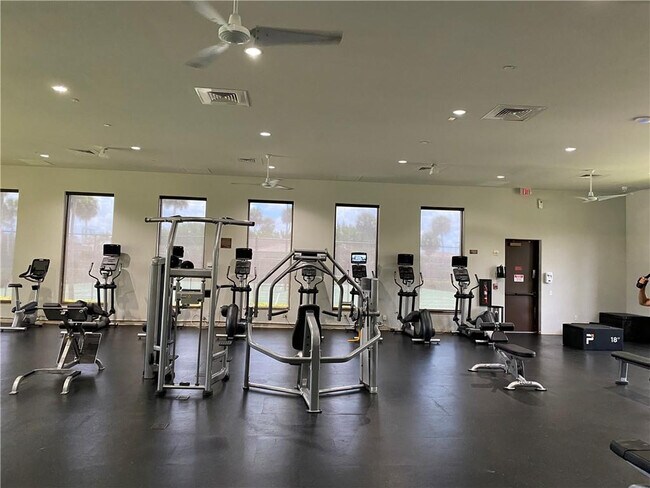 Building Photo - 8203 NW 128th Ln