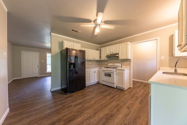 Building Photo - 642 Stevenson St