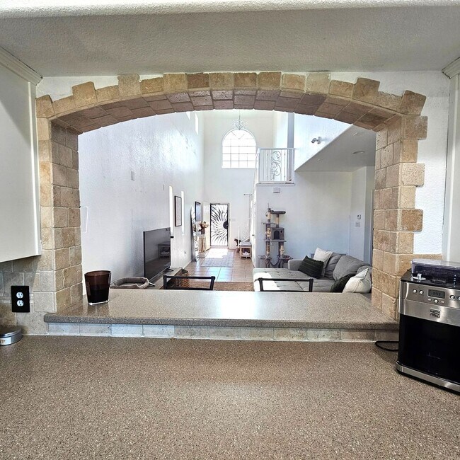 Building Photo - Golf Course Rental Property!