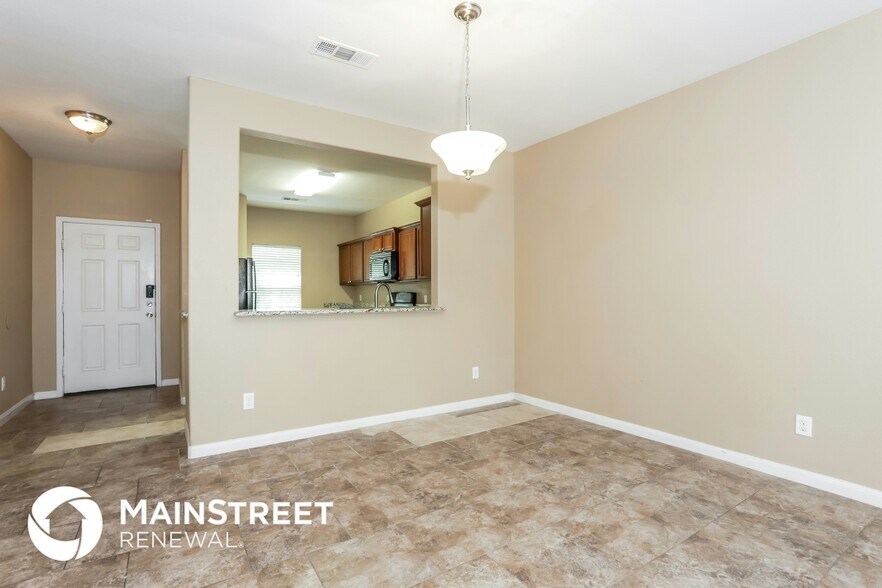 Building Photo - 628 Lazy Crest Dr