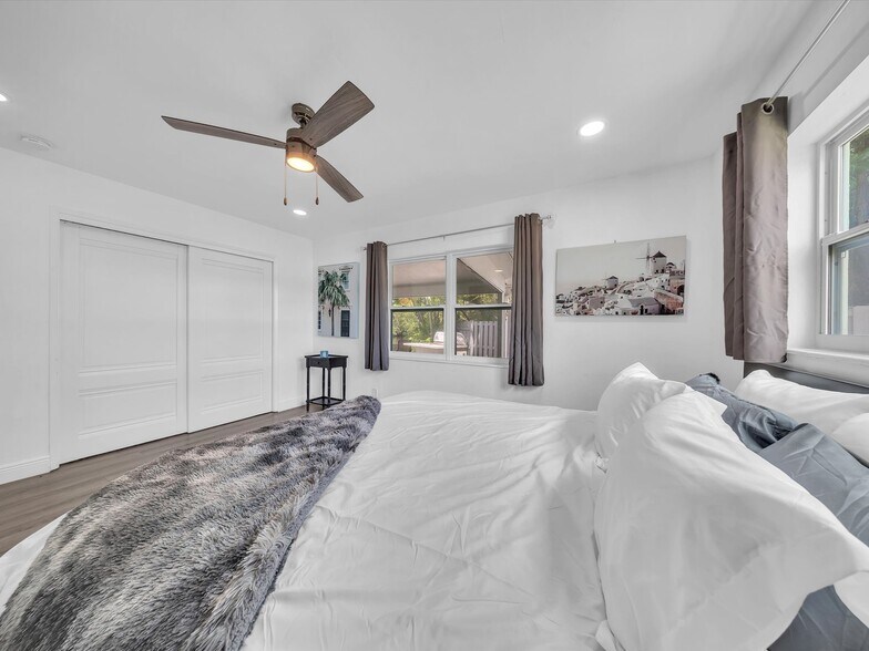 Building Photo - 2019-2023 NE 15th Ave