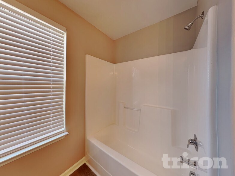 Building Photo - 6602 Maderia Ct