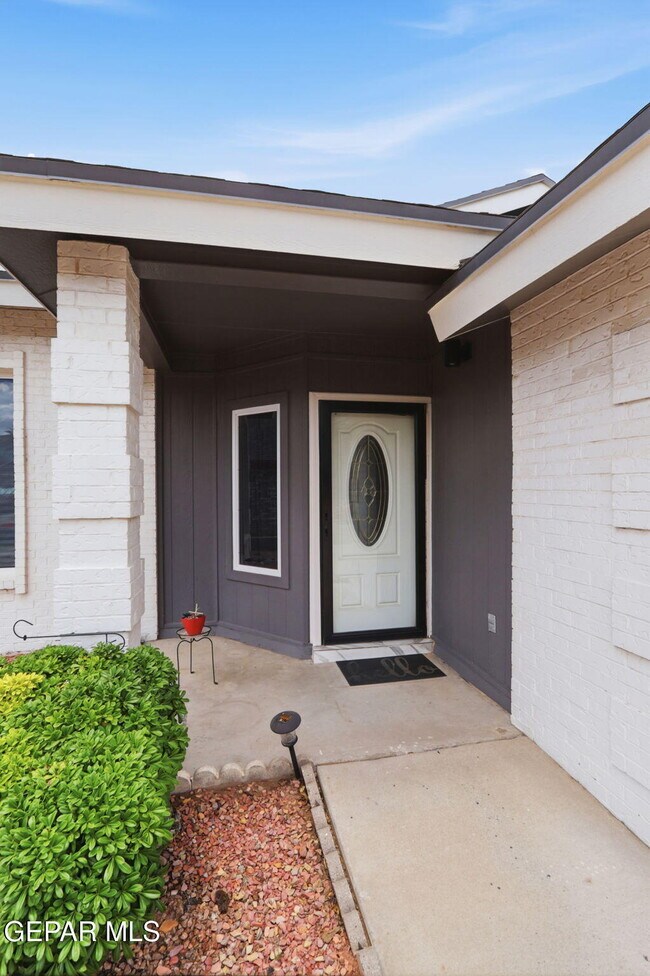 Building Photo - 1117 Sun Shadow Dr