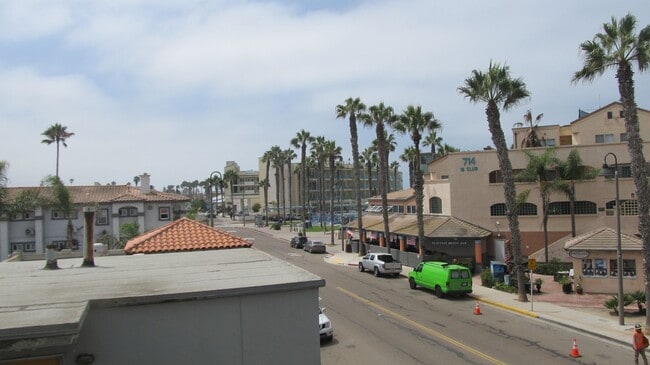 Building Photo - Imperial Beach  Condo