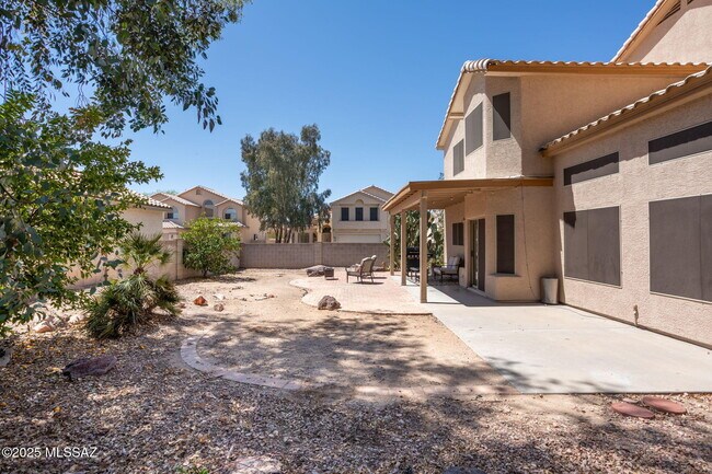 Building Photo - 6851 W Kern Dr