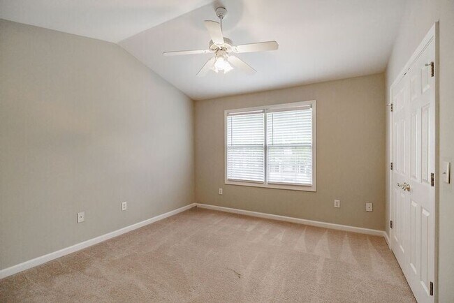 Building Photo - 101 Wood Lake Dr