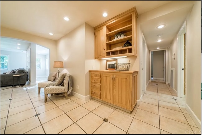 Building Photo - Great Home Close to All