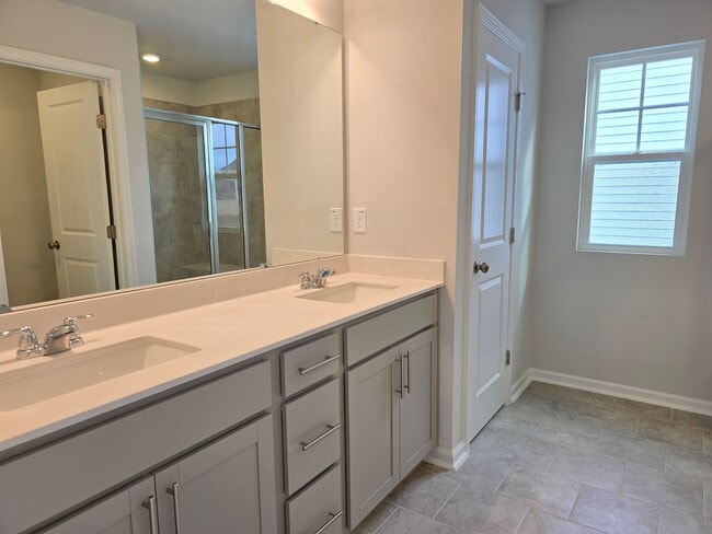 Building Photo - New 3 Bedroom 2.5 Bathroom Single Family H...
