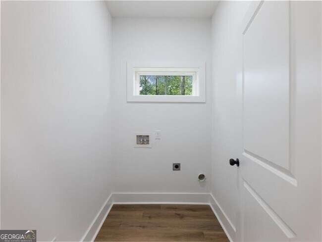 Building Photo - 2438 Shadburn Ferry Dr