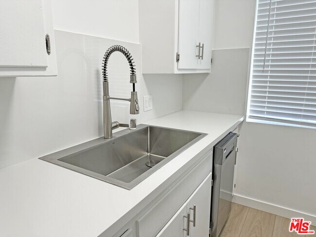 Building Photo - 11915 Jefferson Blvd