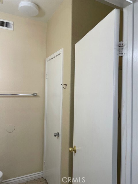 Building Photo - 16844 Merion Ln