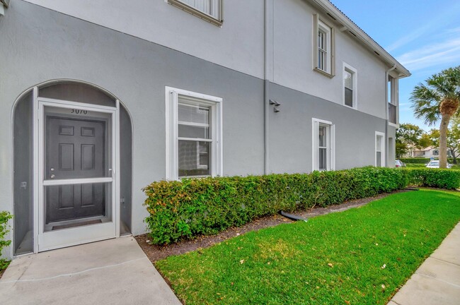 Building Photo - 3070 Grandiflora Dr