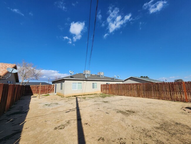 Building Photo - 8536 Aspen Ave