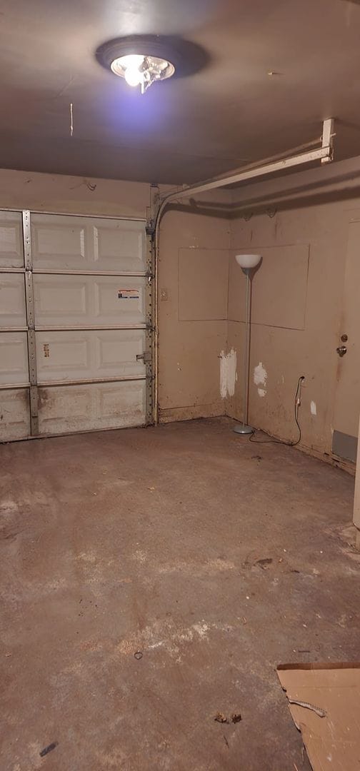 Building Photo - 829 S Lake Dr