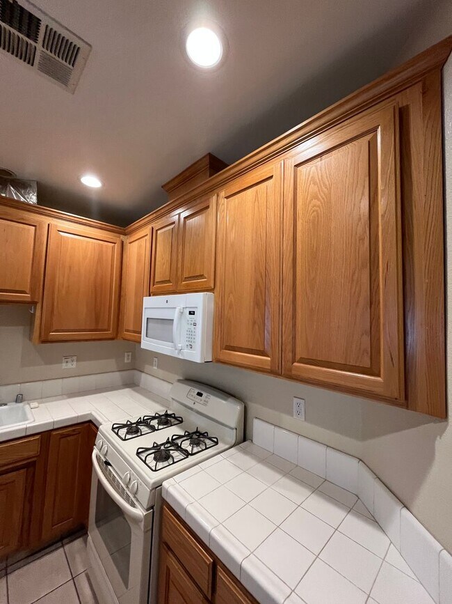 Building Photo - 148 Apple Ln