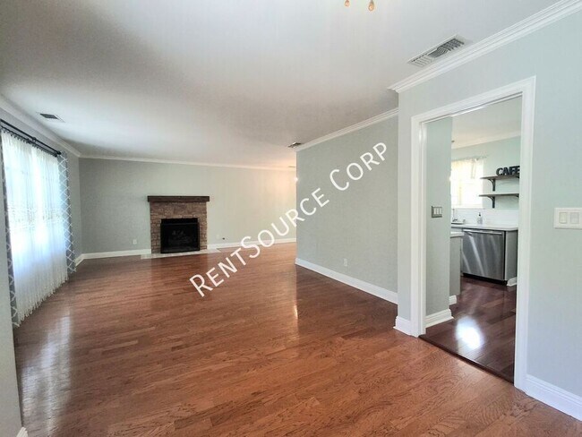 Building Photo - 26421 Torrey Pines Dr