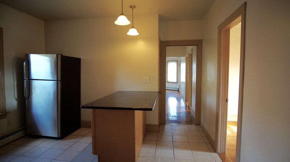 Building Photo - 47 Carolina Ave