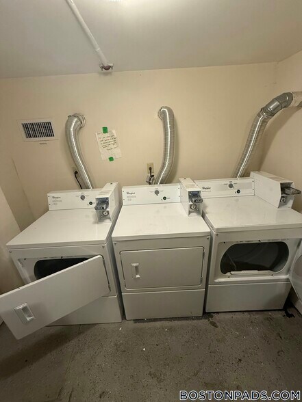 Building Photo - 881 Massachusetts Ave